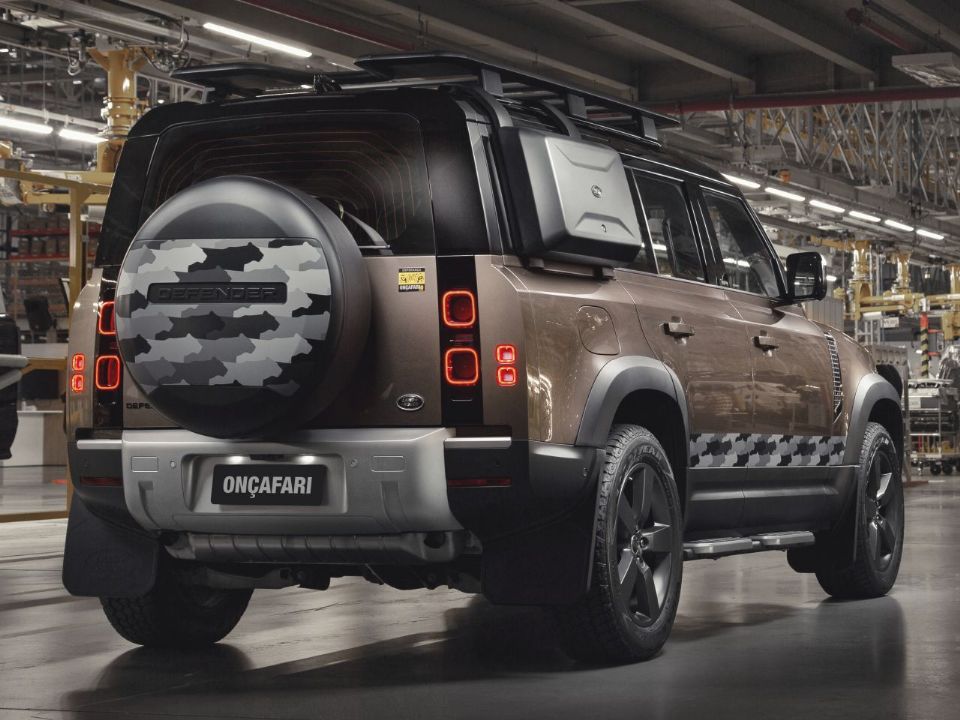Land Rover Defender Onçafari é a nova edição limitada do modelo no Brasil